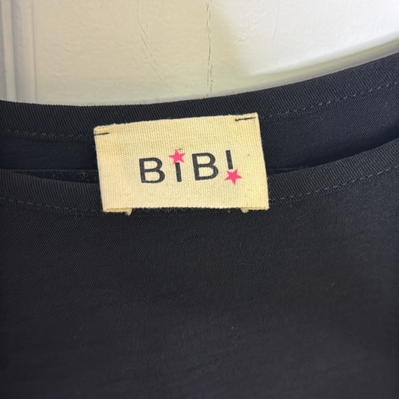 BiBi Black Flutter Sleeve Blouse with Ruffled Style - Picture 3 of 6